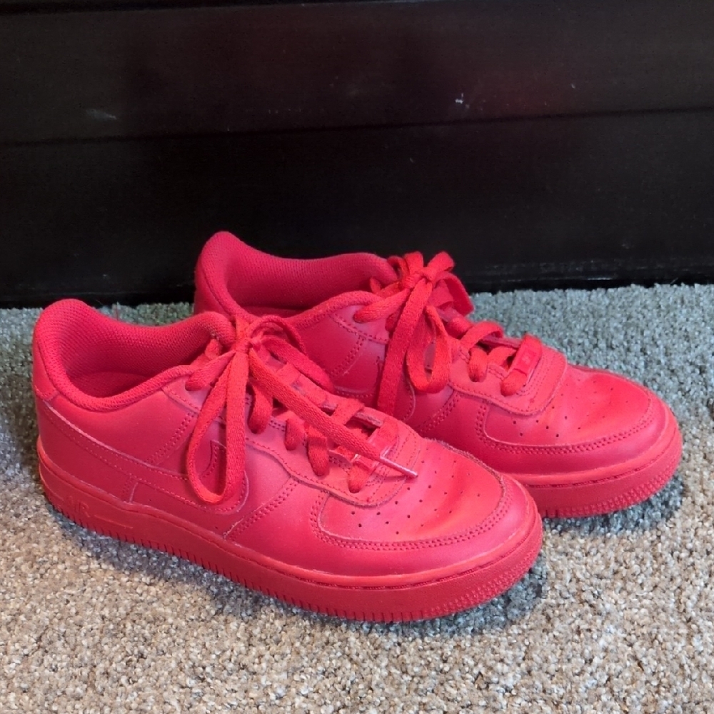 Red Nike Air Force One